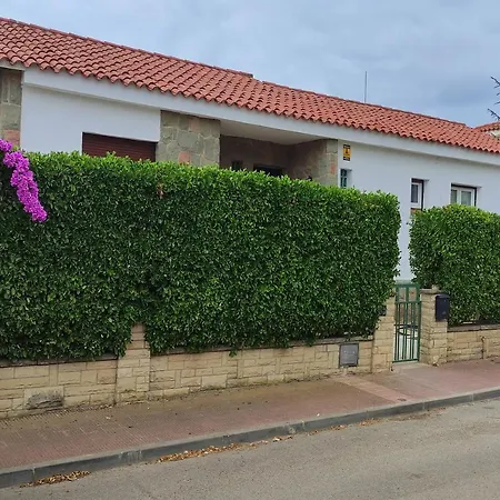 Newly Furnished Cozy House Next To The Dom wakacyjny