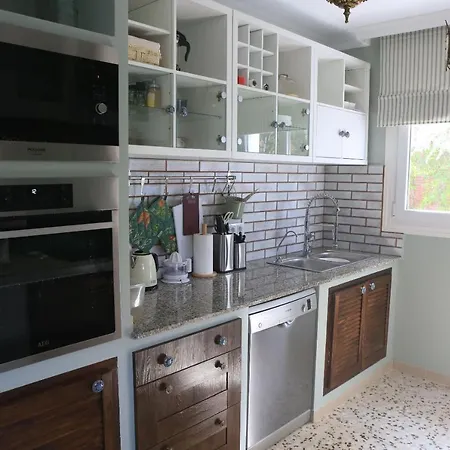 Newly Furnished Cozy House Next To The * Calafell