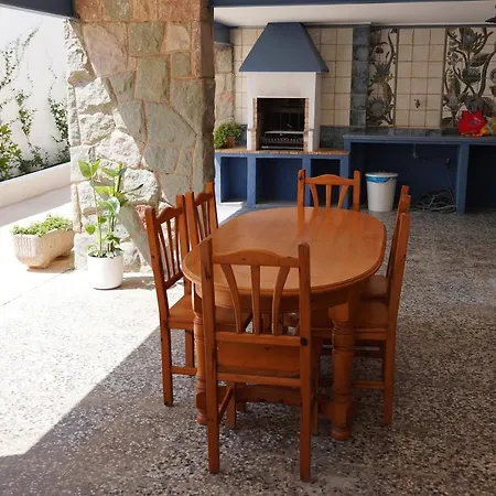 Newly Furnished Cozy House Next To The Holiday home Calafell