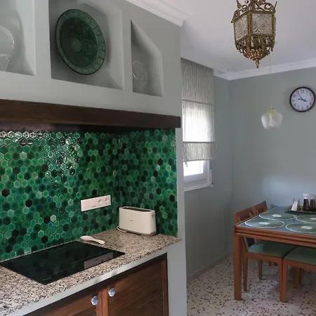 Newly Furnished Cozy House Next To The Holiday home *