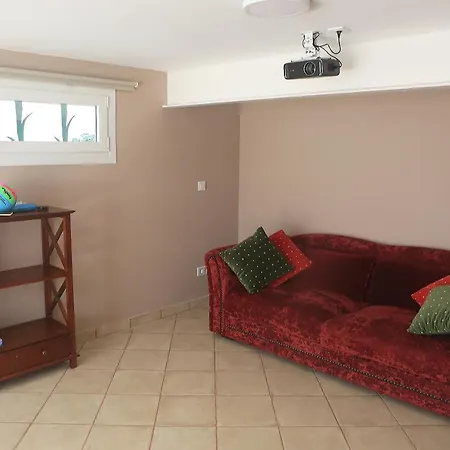 Newly Furnished Cozy House Next To The Holiday home Calafell