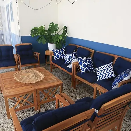 Newly Furnished Cozy House Next To The Calafell